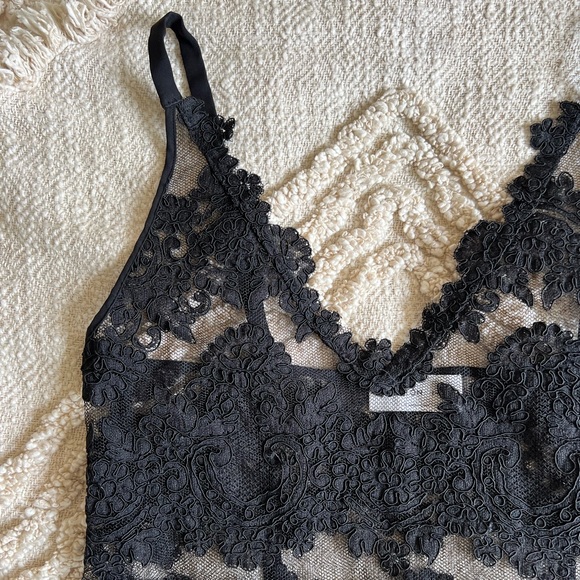 Aritzia Babaton Black Lace Top - S - Picture 2 of 7